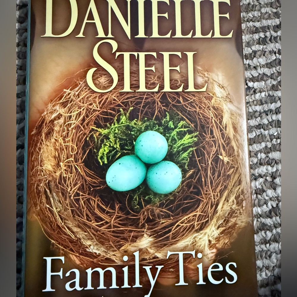 Danielle Steel 'Family Ties' hardcover book